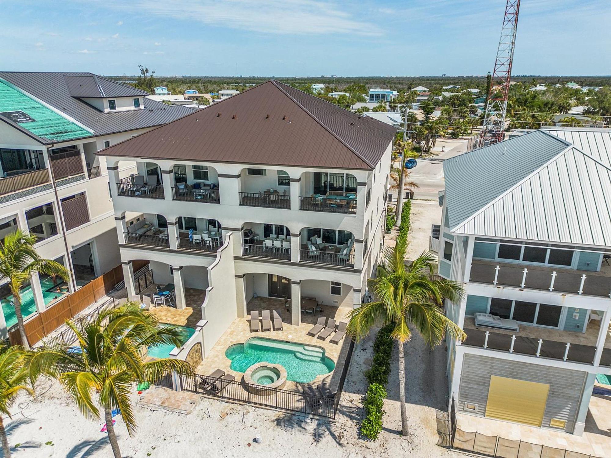 Gulf-Front 10Br Estate: Private Pools, Spas, Views Villa Fort Myers Beach Exterior photo